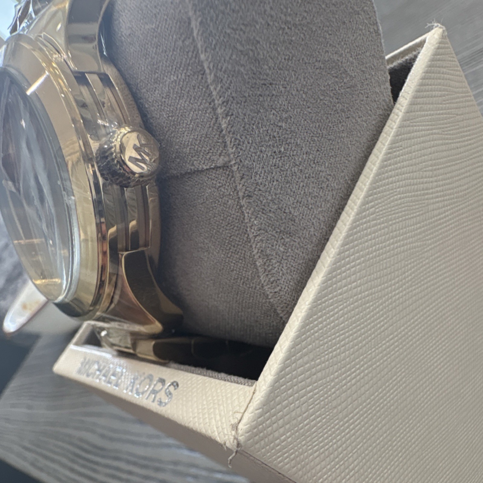 Michael Kors Gold-Tone Logo Dial Quartz Analog Wristwatch with Box MK5473