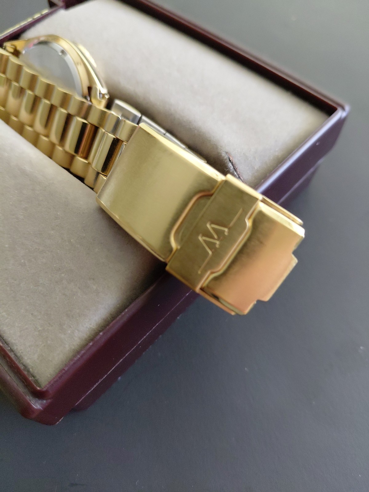 Vintage Wittnauer Swiss Crystal Indice Day Date Quartz Watch – New Battery