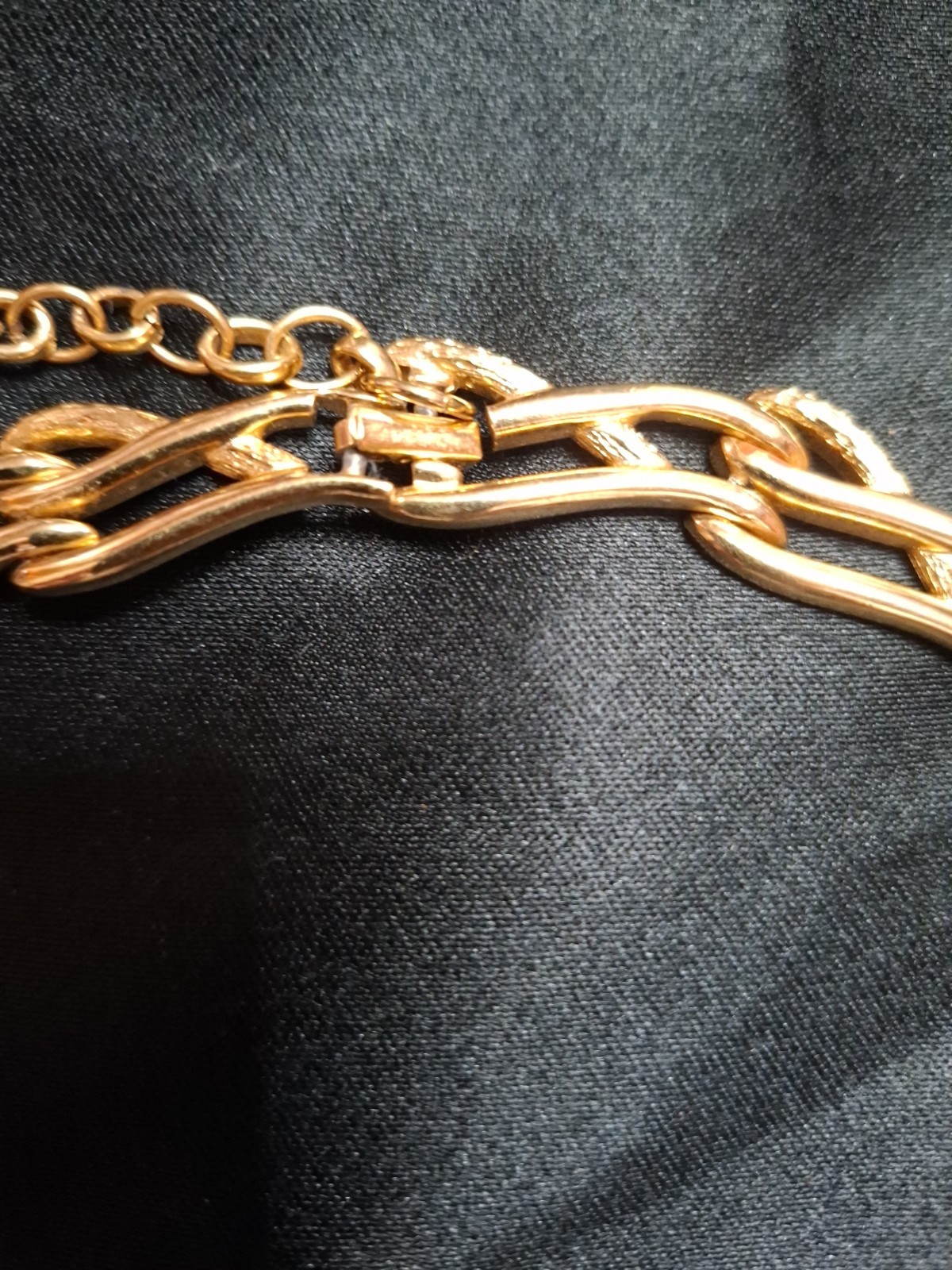 Vintage NAPIER Gold Tone Double Wave Ribbon Link