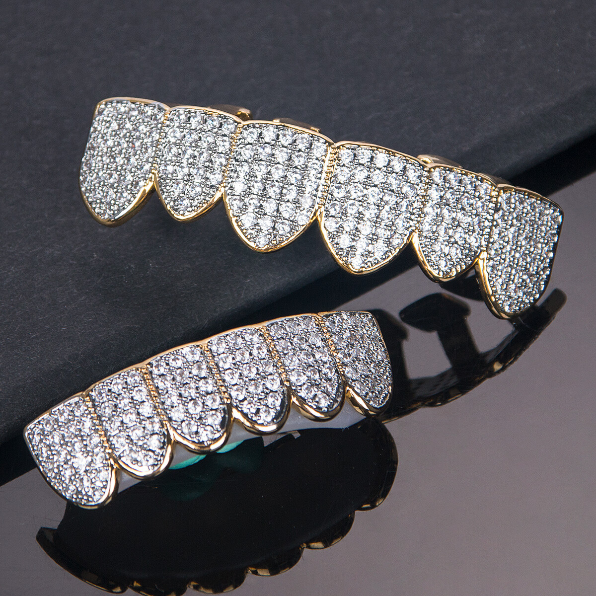 18K Gold Plated Grillz Hip Hop Top Bottom Diamond Teeth Grillz with Molding Bar