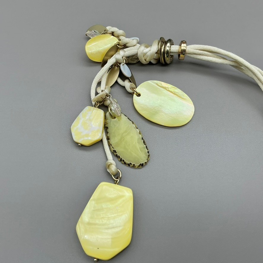 Necklace Womens Gold tone Shell Charm Mixed Media Cord Chain Jewelry 28 Inch