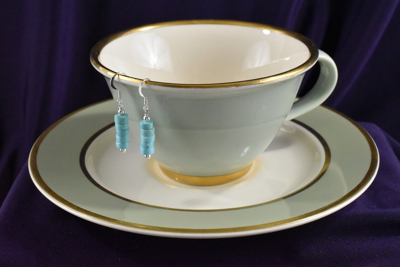 Sophisticated Southwestern Magnesite Turquoise-Style 925 Silver Dangle Earrings