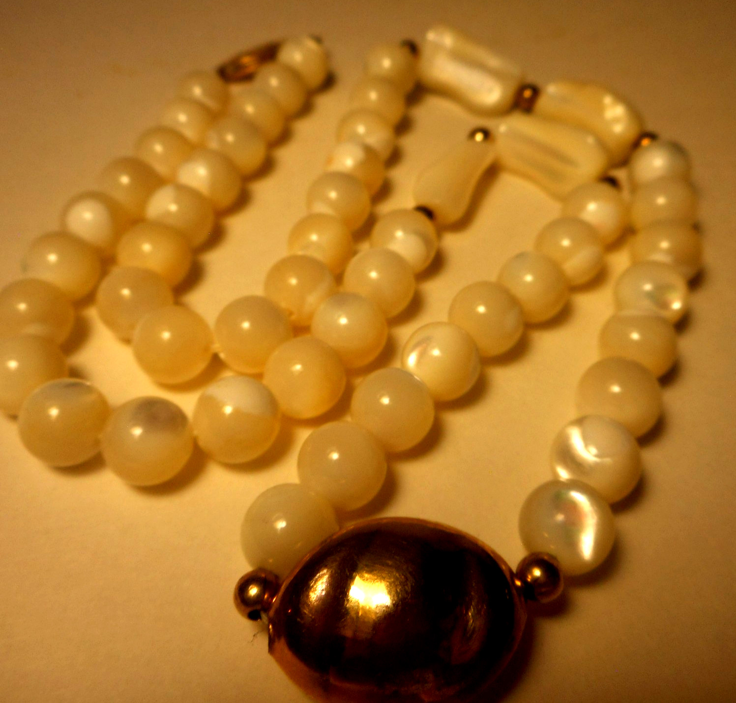 Vtg 14/20 Goldfilled Mother of Pearl Beaded Necklace GF Accent Bead 20″