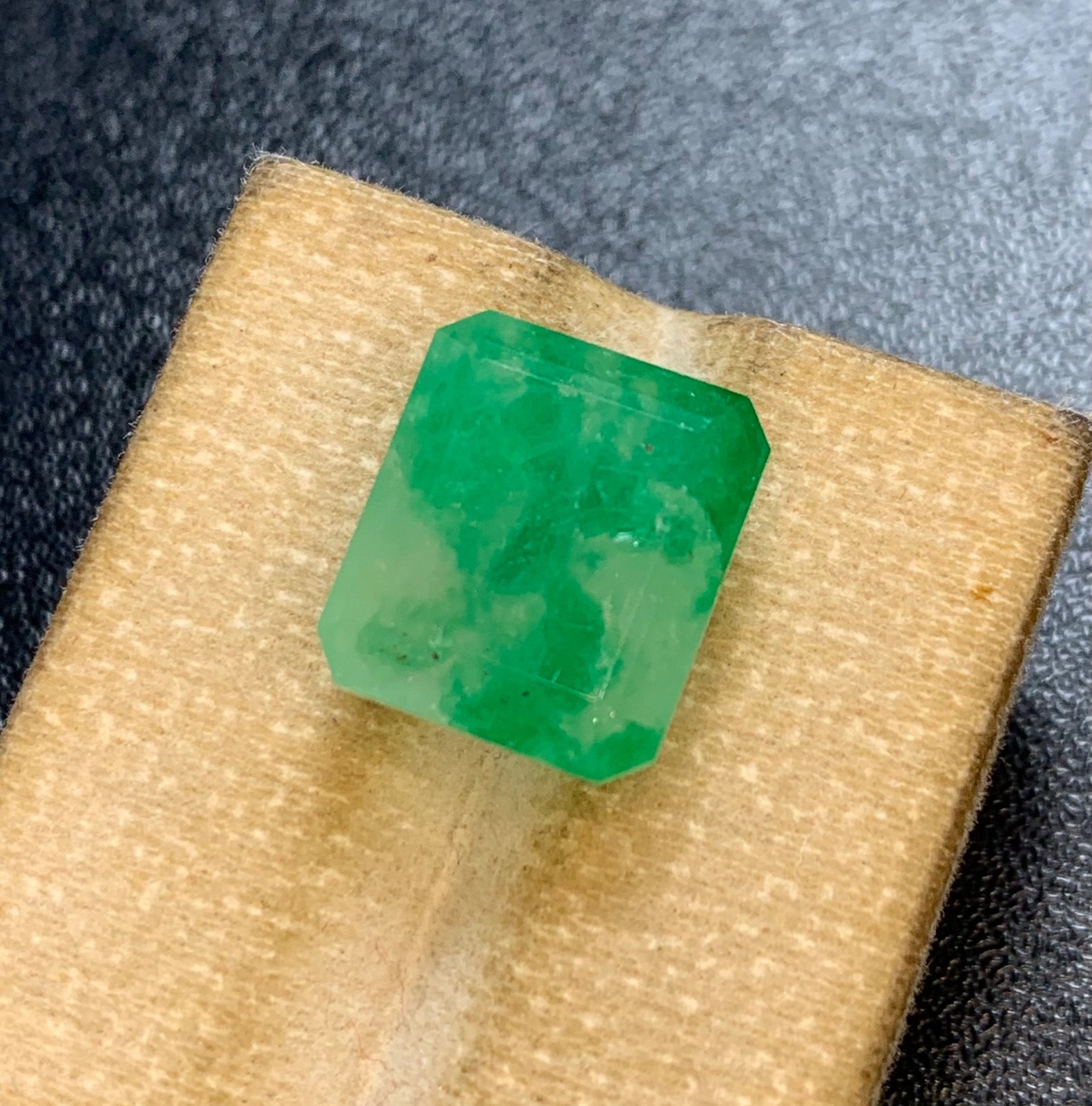 Natural Calcite And Emerald Gemstone,10.40 Crt From Swat