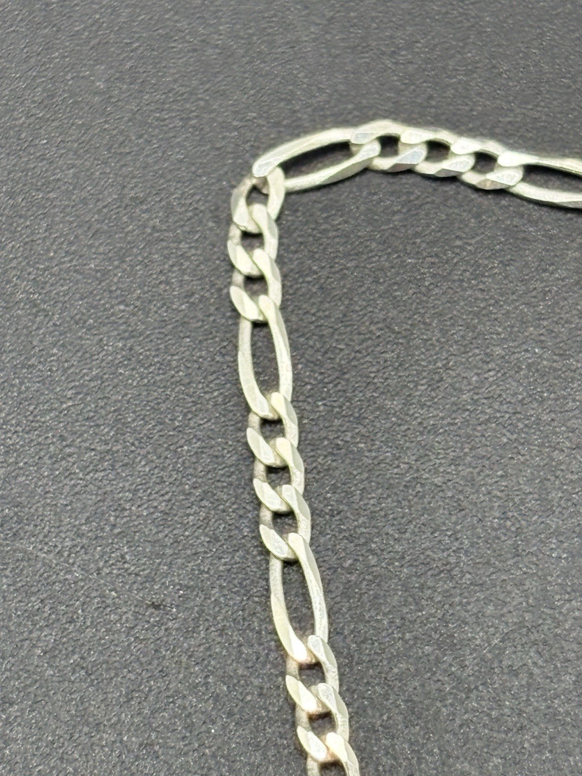 8″ Sterling Silver Fígaro Chain Gents Bracelet 2.25MM 2.4 Grams E29