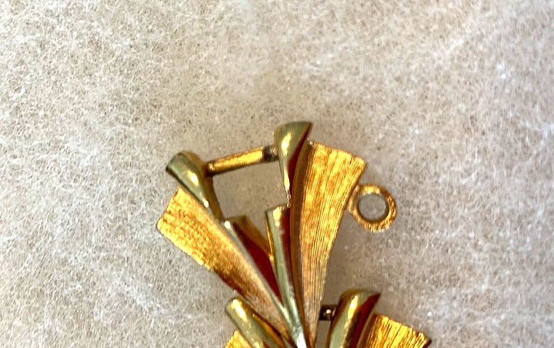Corocraft Goldtone Chevron 7 In. Bracelet with 2 In. Safety Chain