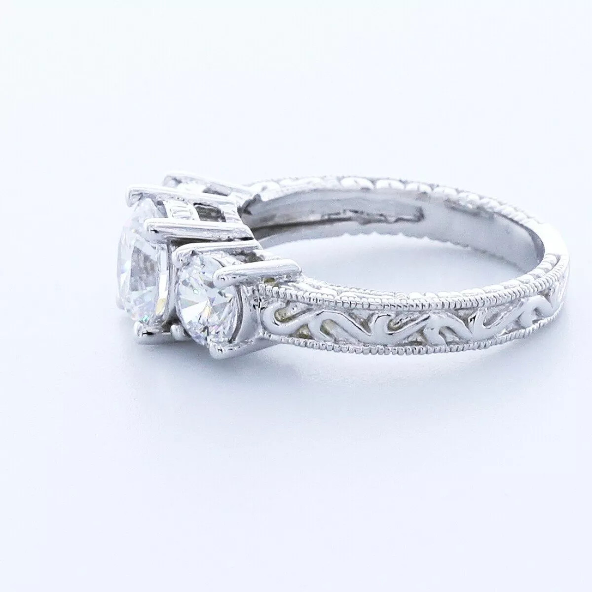 3-Stone Engagement Ring Vintage 18K Gold 2.52 CT Round Lab-Grown Diamond E VS1