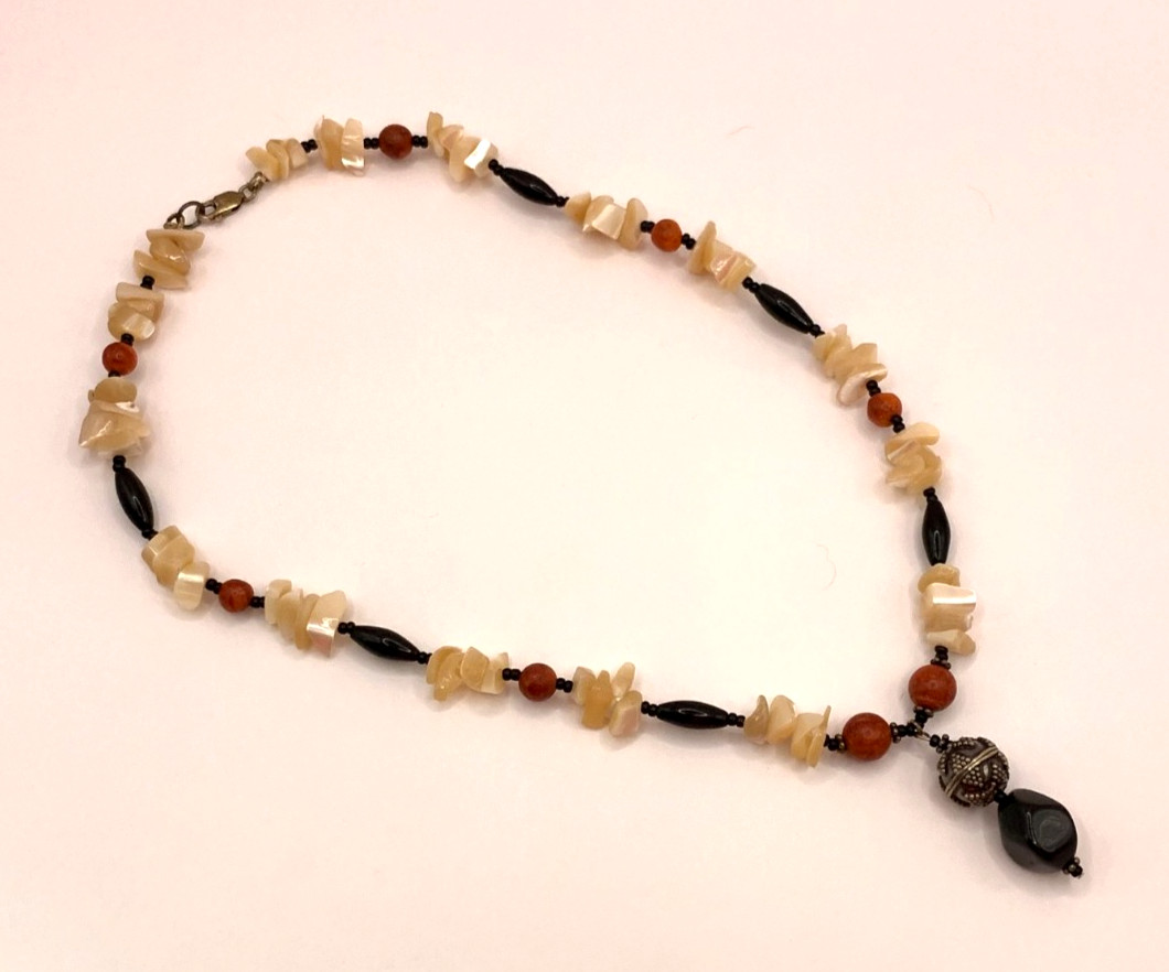 Mother of Pearl Black Onyx Coral Vintage Bead Necklace J866