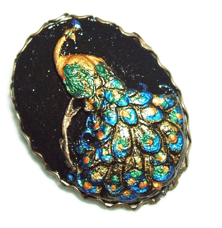 BLUE GREEN GOLD PEACOCK BIRD BLACK CAMEO Silver Plt Hand Painted Brooch Pin