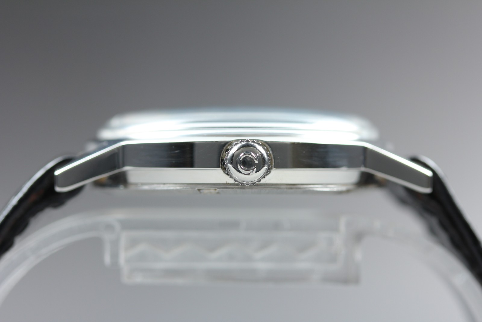[Near MINT / Box] OMEGA Geneve Cal.613 Manual Winding Date Men’s From JAPAN