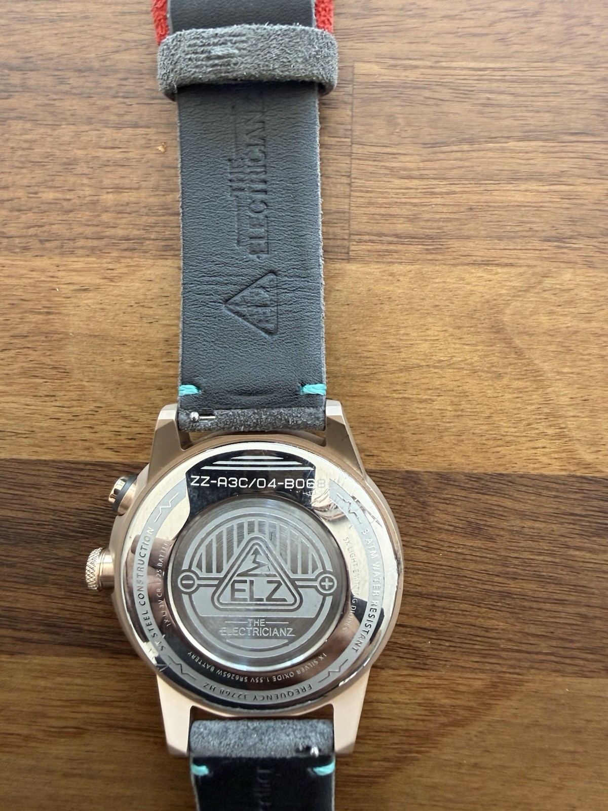 The ElectricianZ CaZino Quartz Leather Black Gold Light Grey Electric Watch