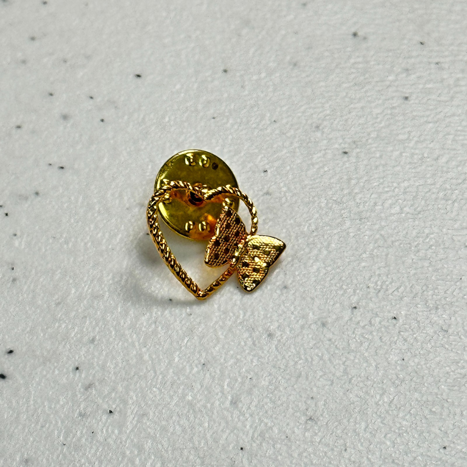 Vintage Brooch Pin Gold Tone Heart Butterfly Romantic Love Nature y2k 90s 80s
