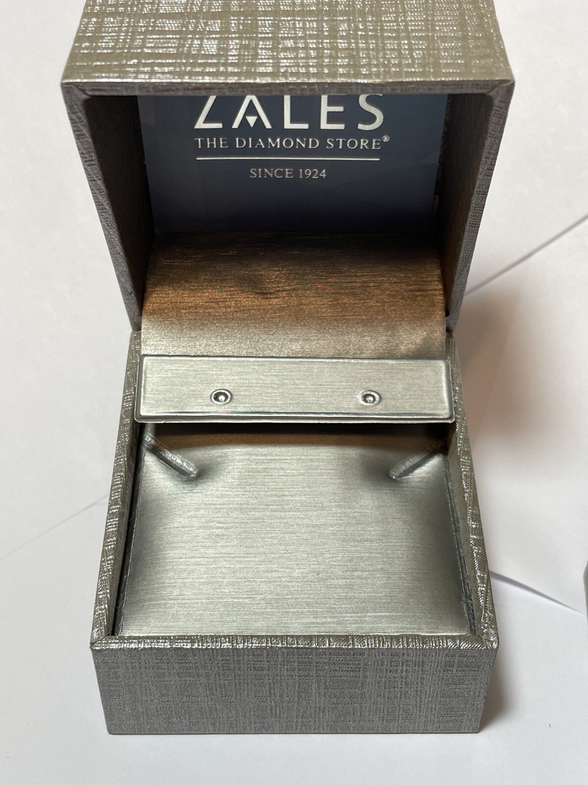NEW~ZALES Jewelers EMPTY Clamshell Necklace/Earrings/Ring Presentation Box (1)