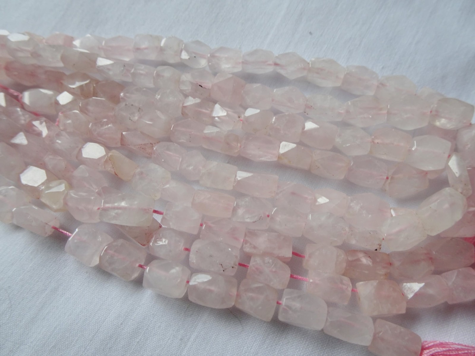 13 3/4″ Strand Natural Rose Quartz Faceted Cube 6-9mm Lng Stone Beads A385 DNG