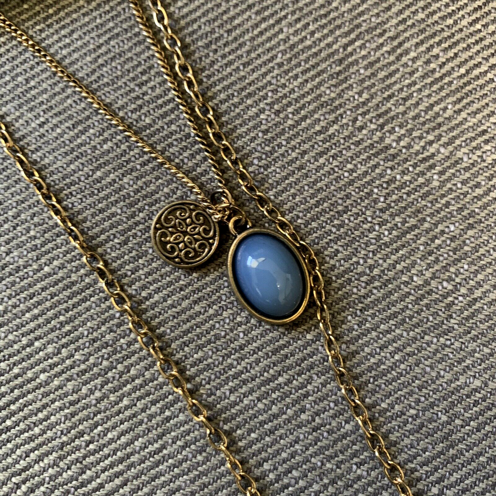 FOREVER 21 Chain Necklace Blue Stone Pendant Antique Gold Tone Tassel Etched 18″