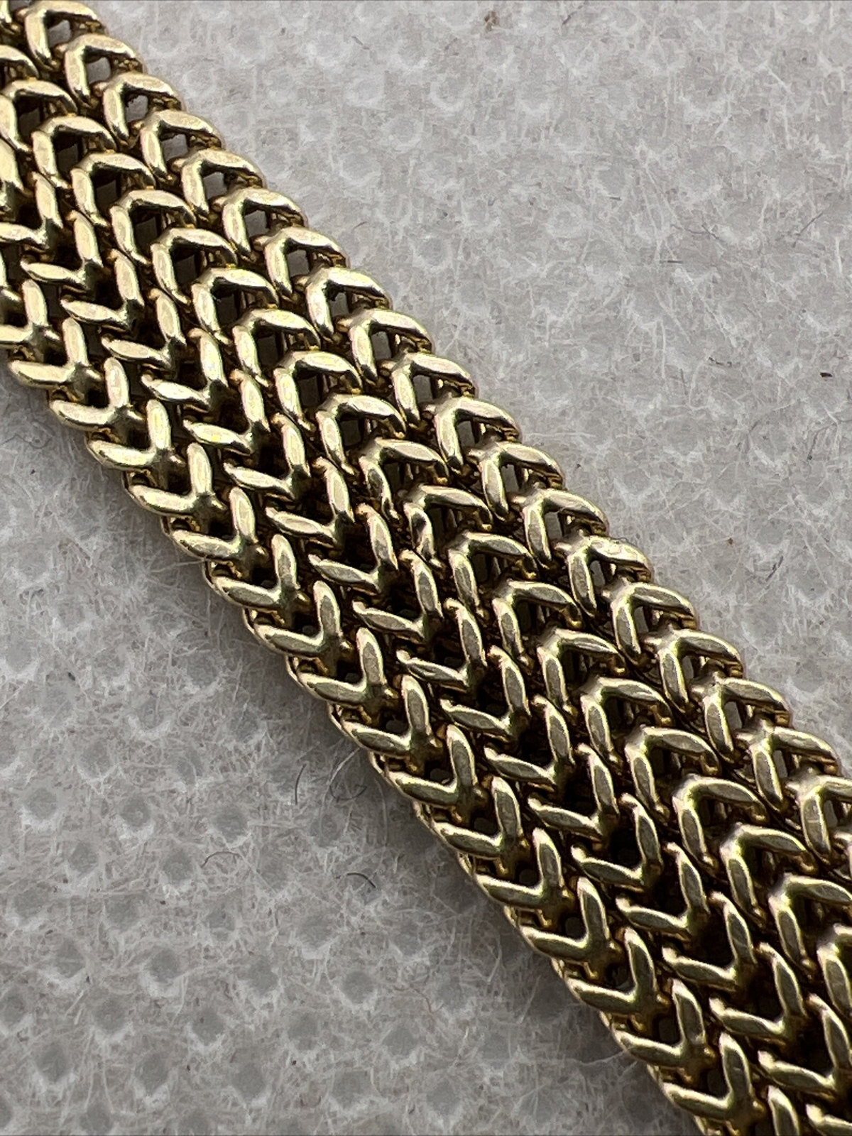 BEAUTIFUL 10K Yellow Gold WHEAT 1.7mm wide Chain Necklace 21.75” long 3.5gr.