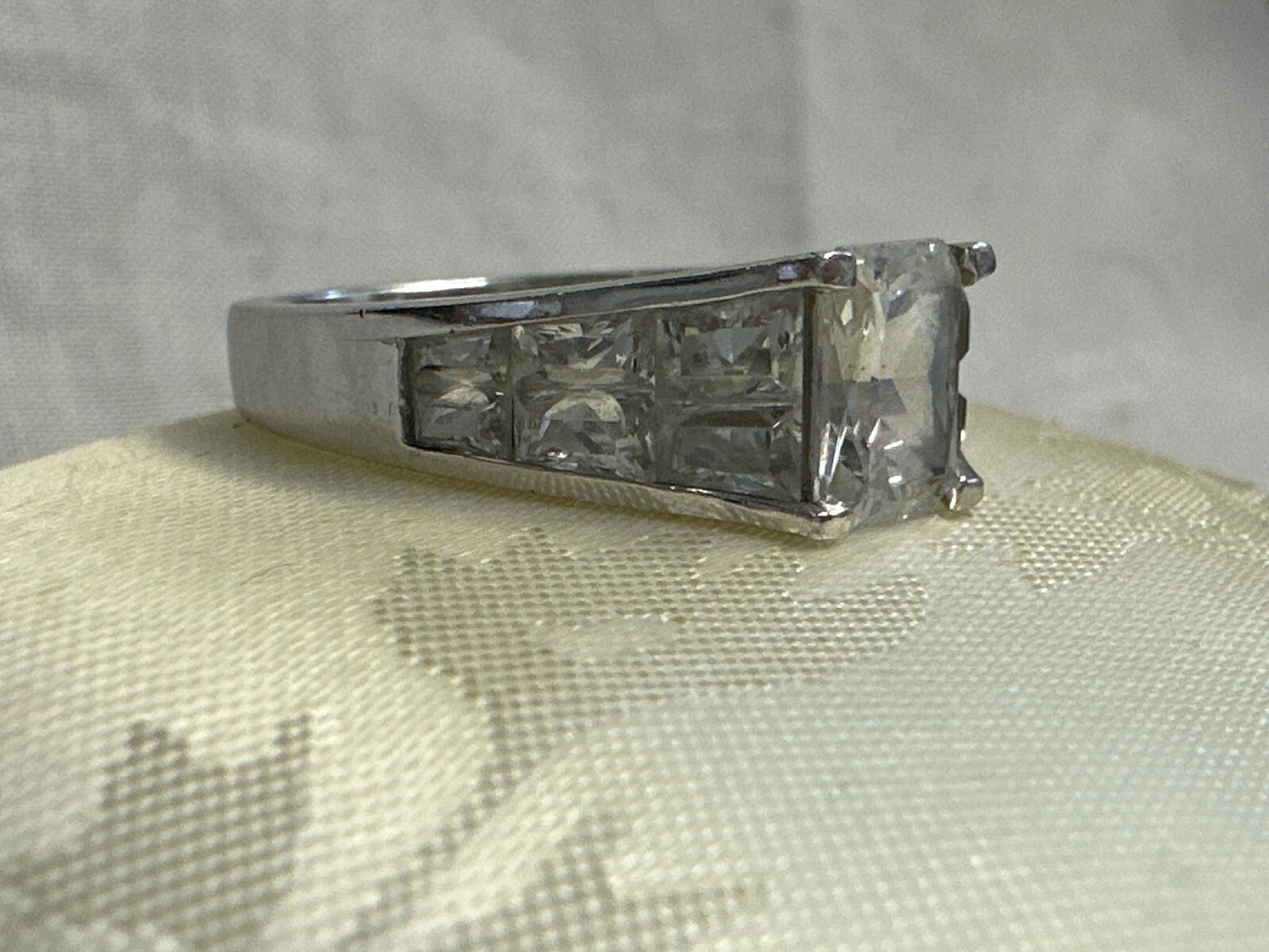 Sterling Silver Ring 5.67g Fine Jewelry Sz 9.25 Band Clear Stones