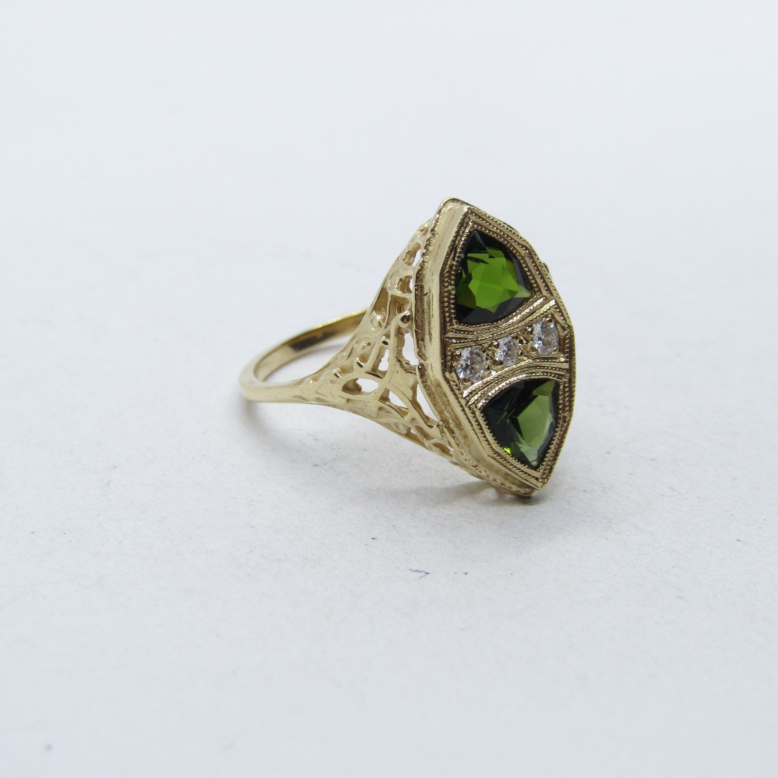 14K Yellow Gold Tourmaline & Diamond Milgrain Edge Ring Size 10.5 SE172
