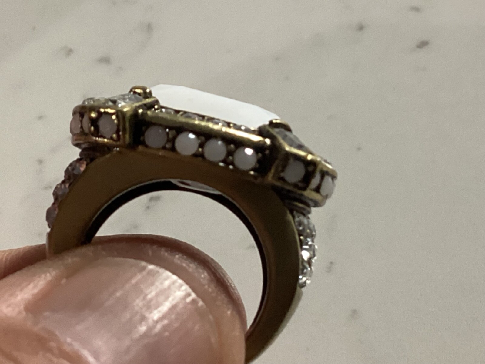 AUTHENRIC SIGNED HEIDI DAUS (6) CLEAR CRYSTAL & OPEQUE RING NR