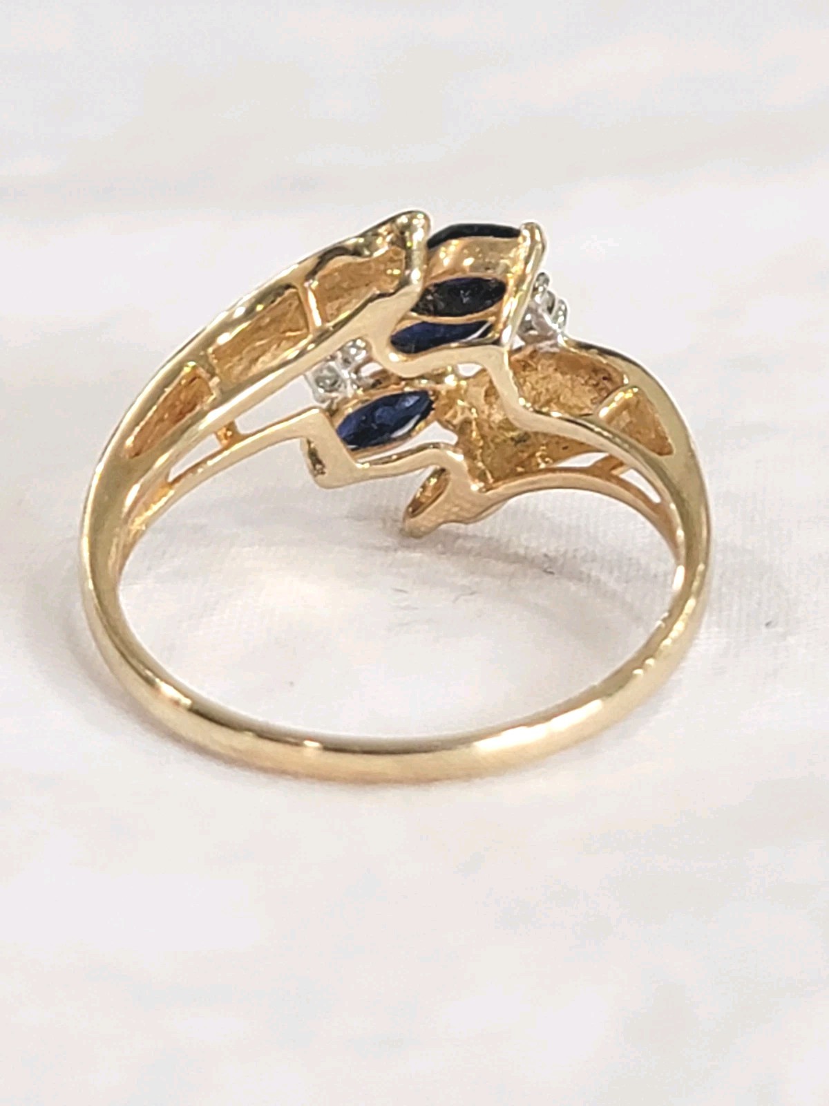 GORGEOUS 14k Ribbed Waves Bypass Blue Sapphire & Natrual Small Diamond Ring Sz 8