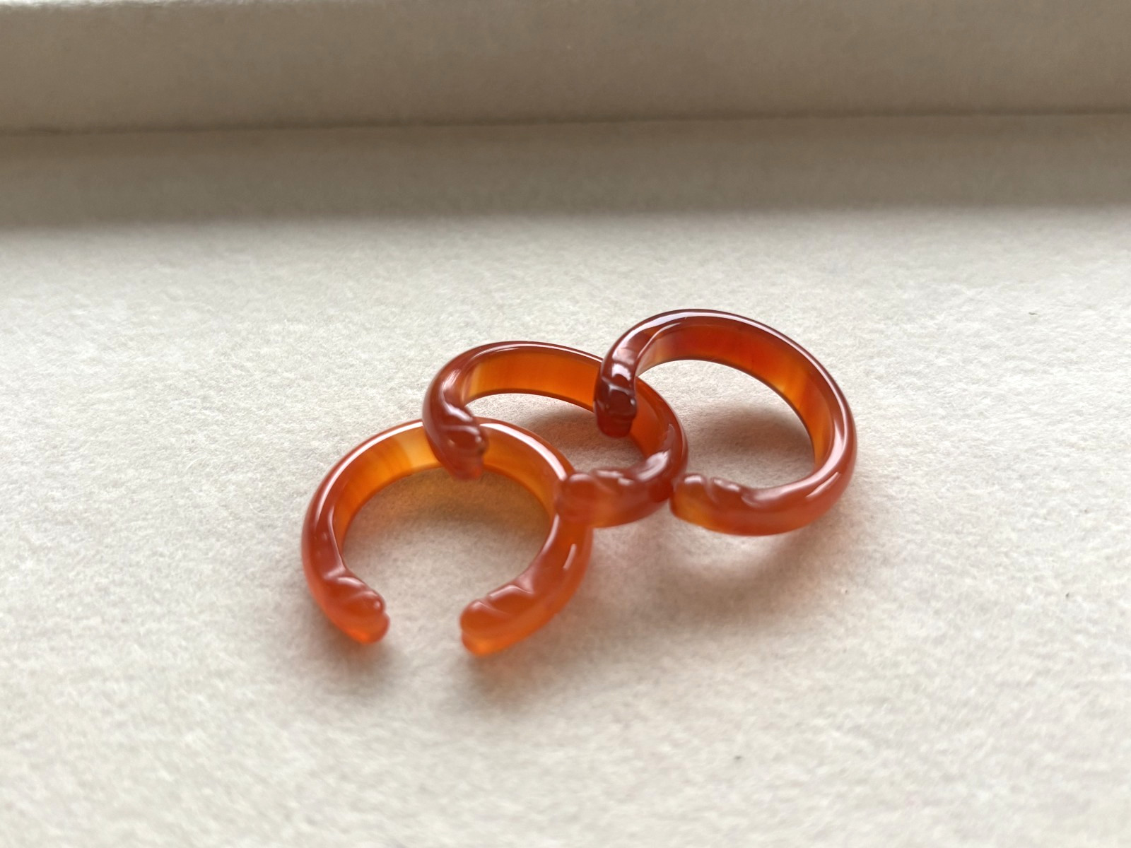3Pcs Natural Translucent Red Agate Band Ring, Width 6mm, Size 8 Cat Paw