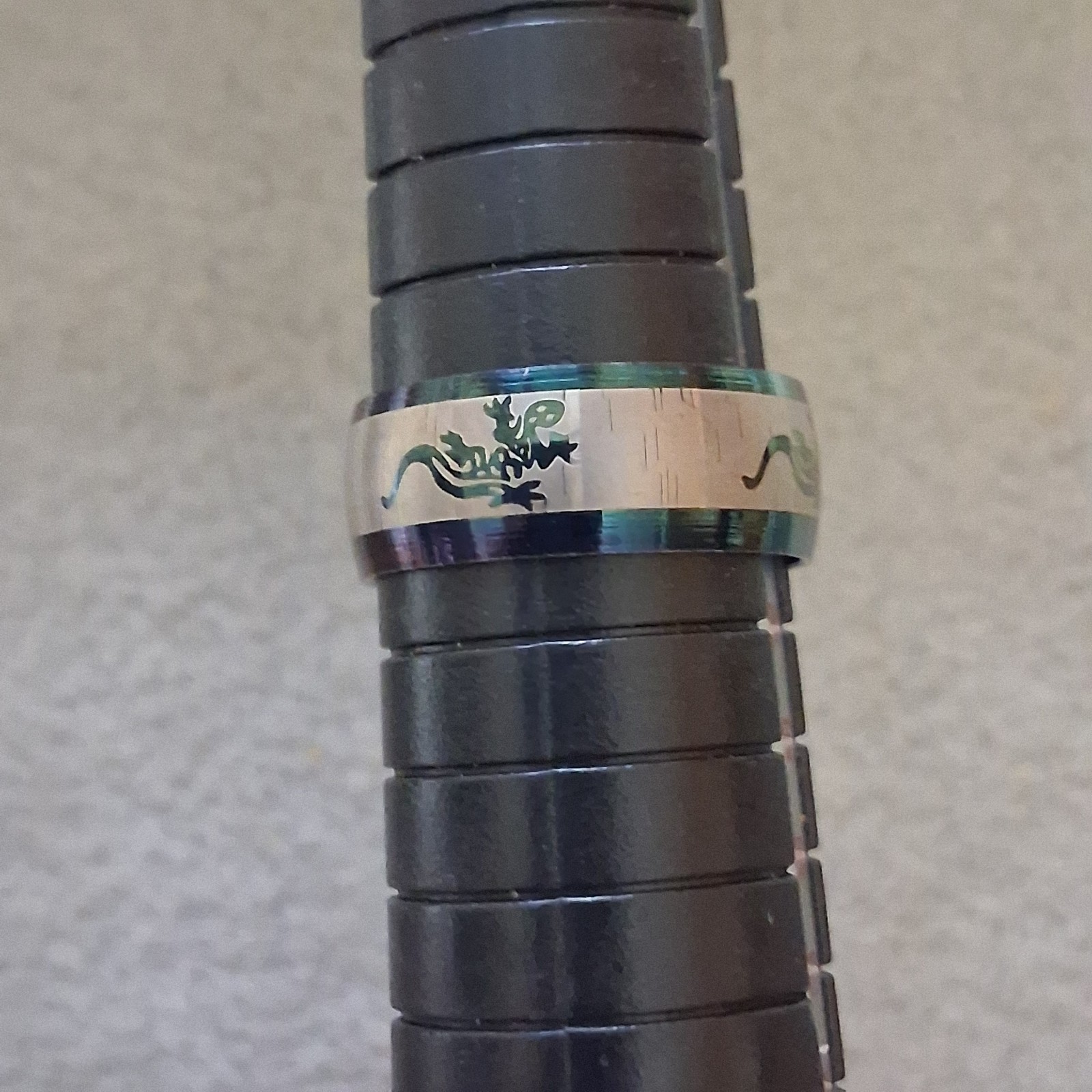 Gecko Lizard Band Ring Size 6.5 Two Tone Stainless Steel Style Animal Jewelry
