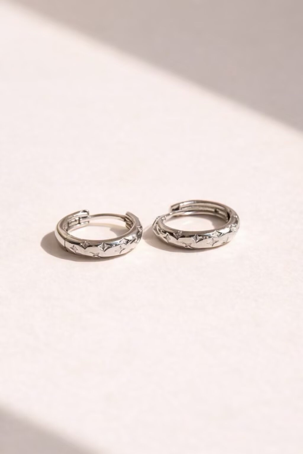 925 Silver Starburst Huggie Hoop Earrings Unisex 13mm Celestial Star Hoop 034