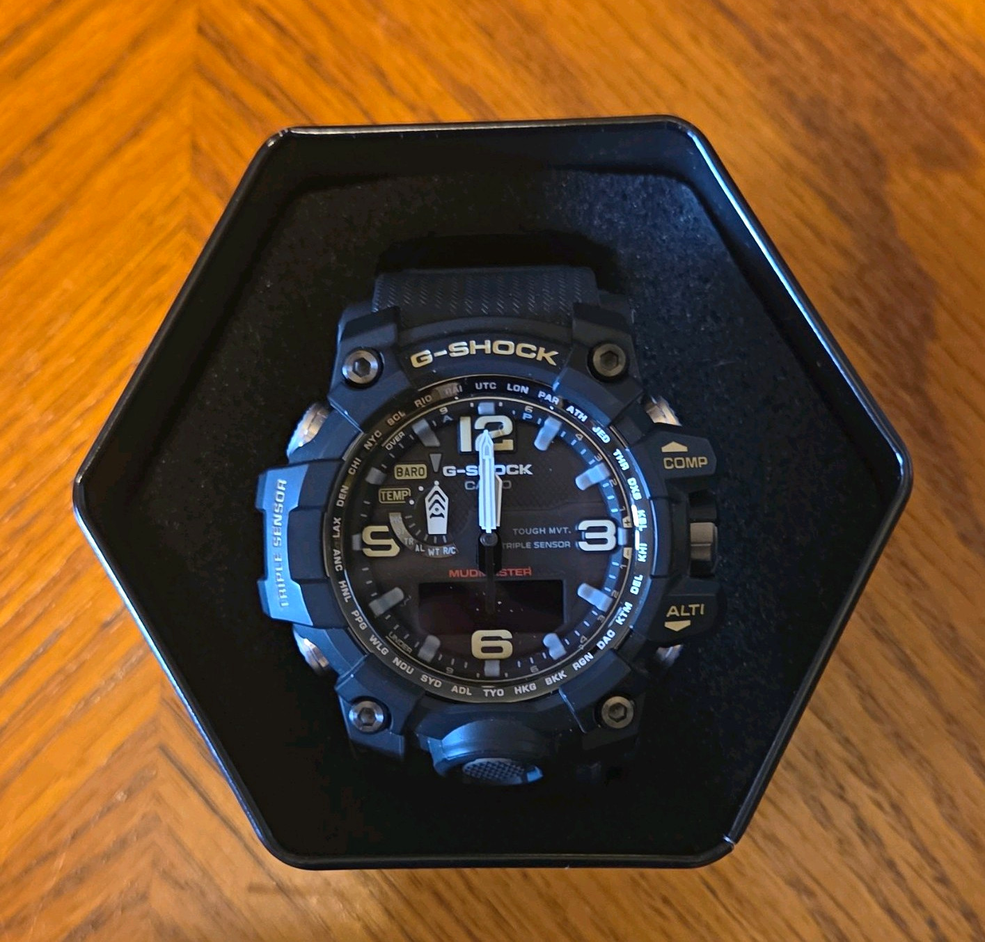 Casio G-SHOCK Mudmaster Analog/Digital Quartz 200m Black Resin Left-Hand w/Box