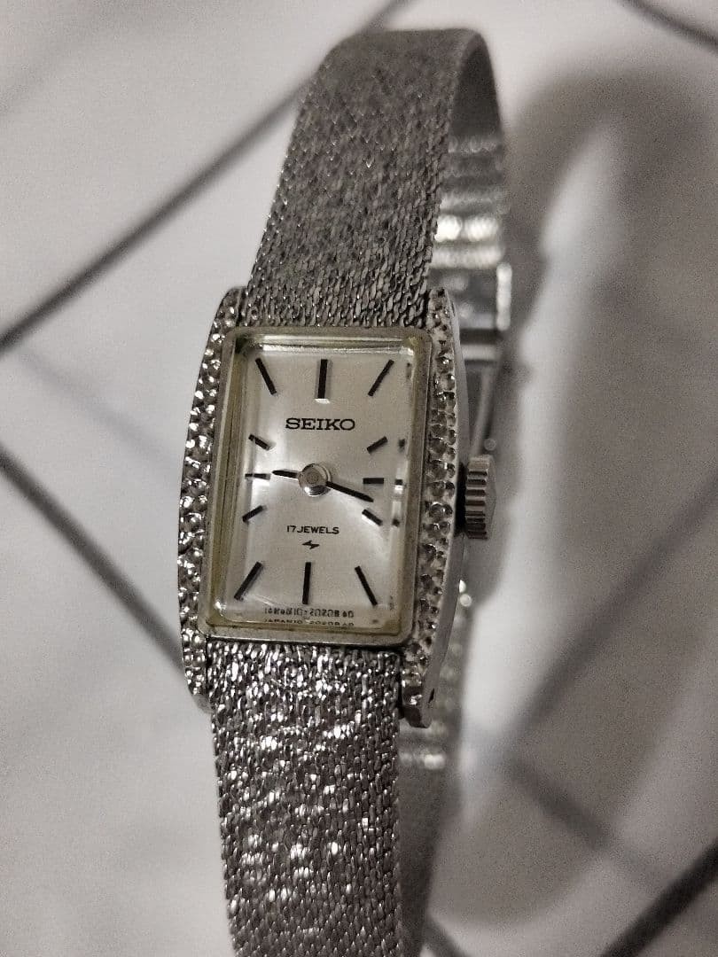 Excellent condition SEIKO 17 JEWELS 10-3580 wristwatch, manual winding.