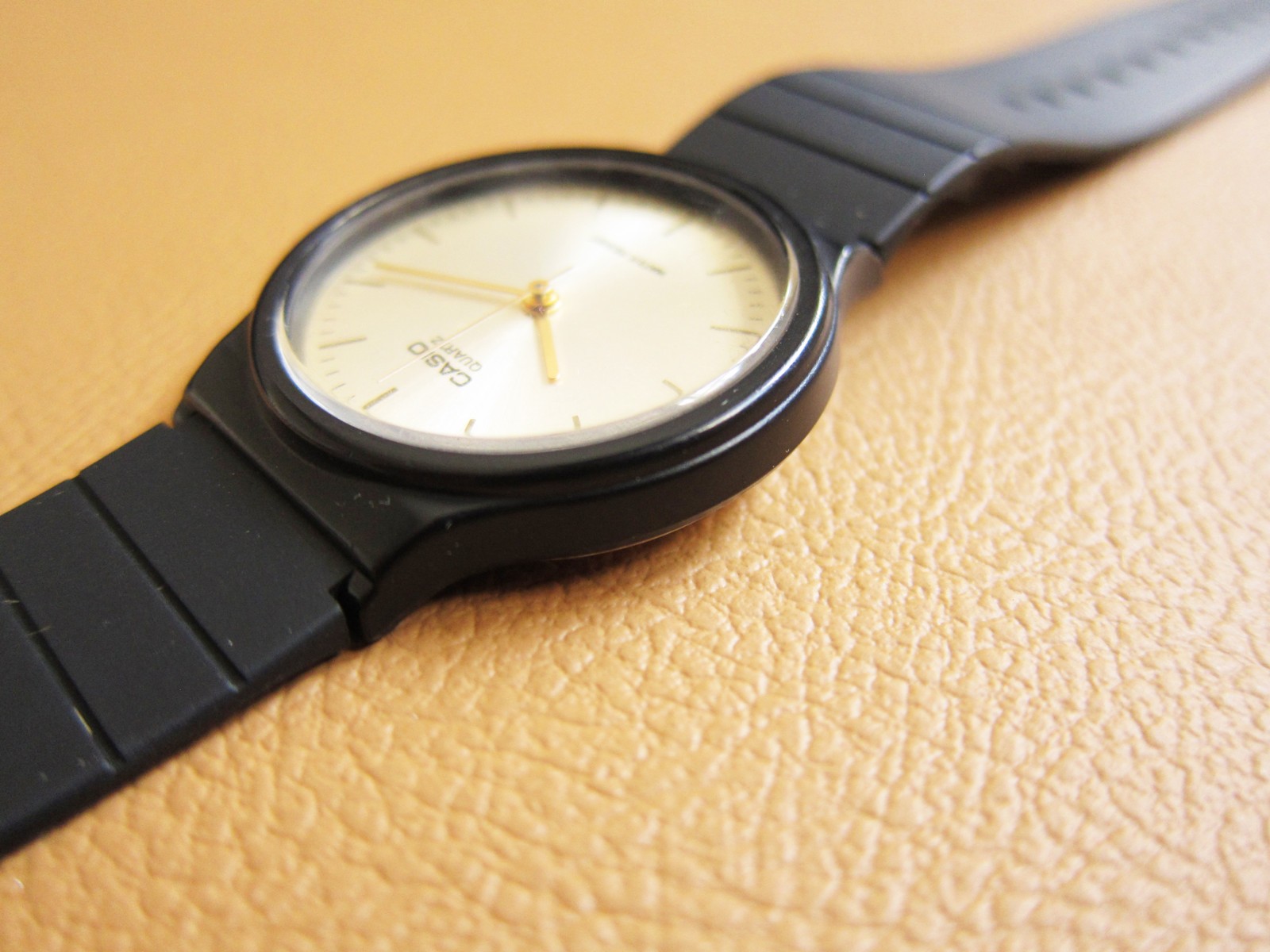 CASIO MQ-24 Unisex Quartz Watch w/ Champagne Dial