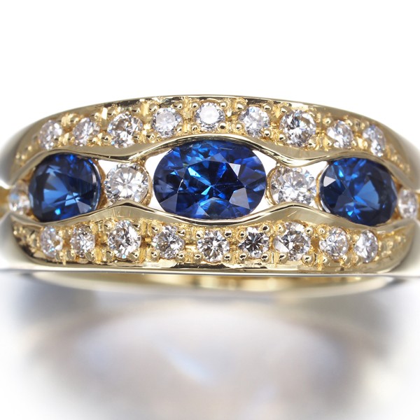 Sapphire 0.82ct Diamond 0.30ct Oval Cut Ring 18K 750 Yellow Gold