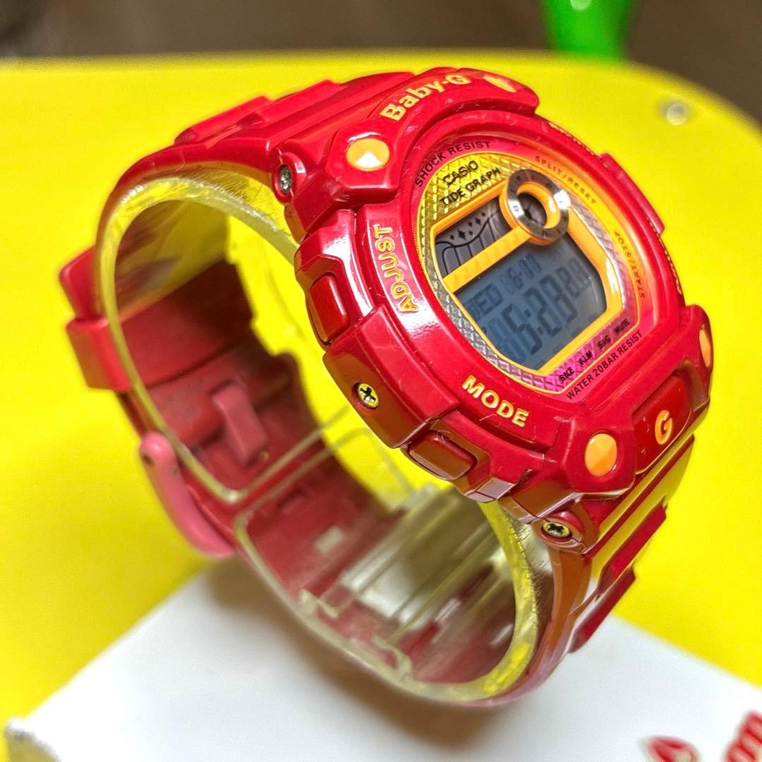 Surfing Fishing CASIO BABY-G ladies’ wristwatch