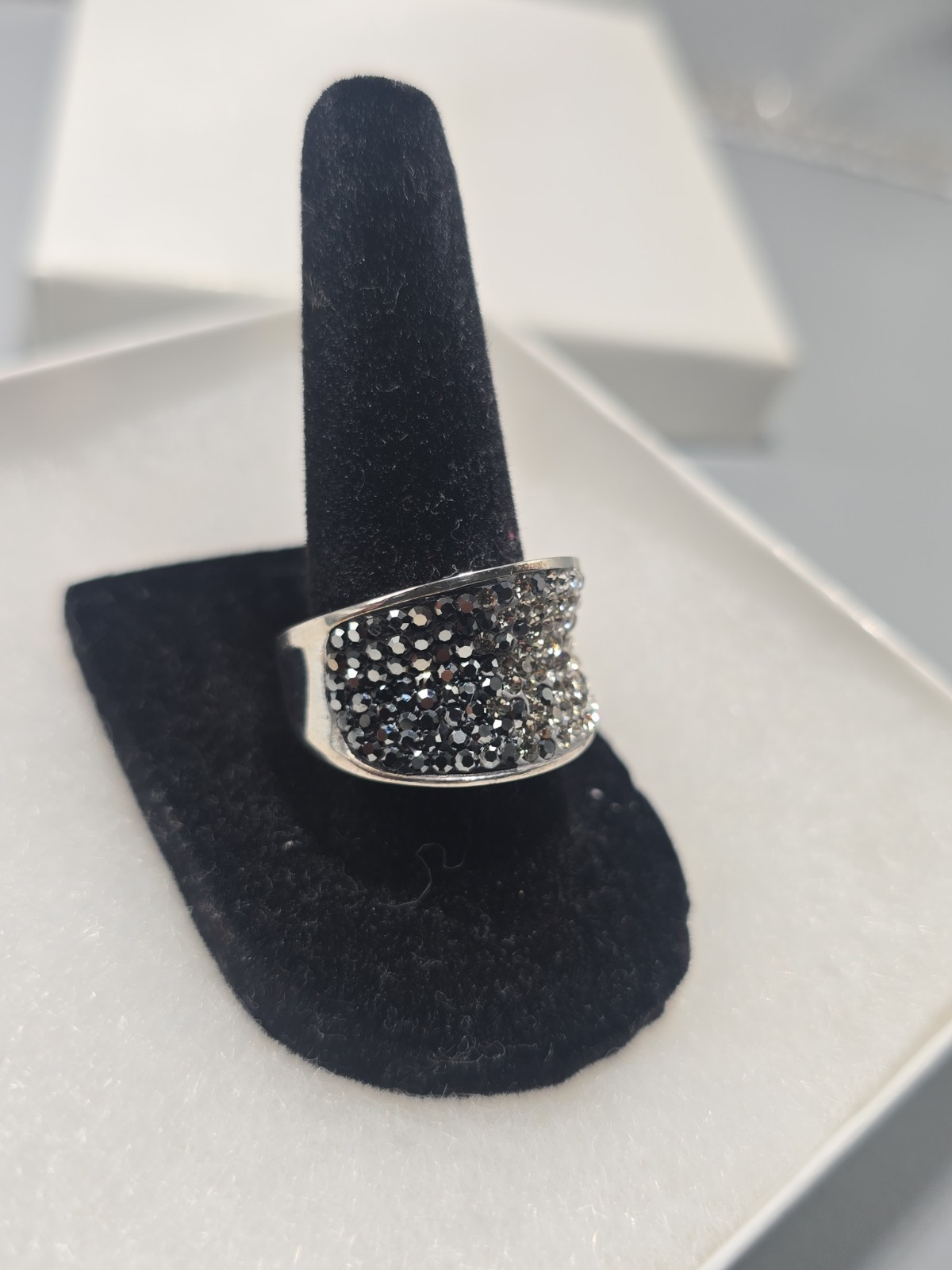 JCM Brass CZ Black Gray White Ombré Band Ring Size 8