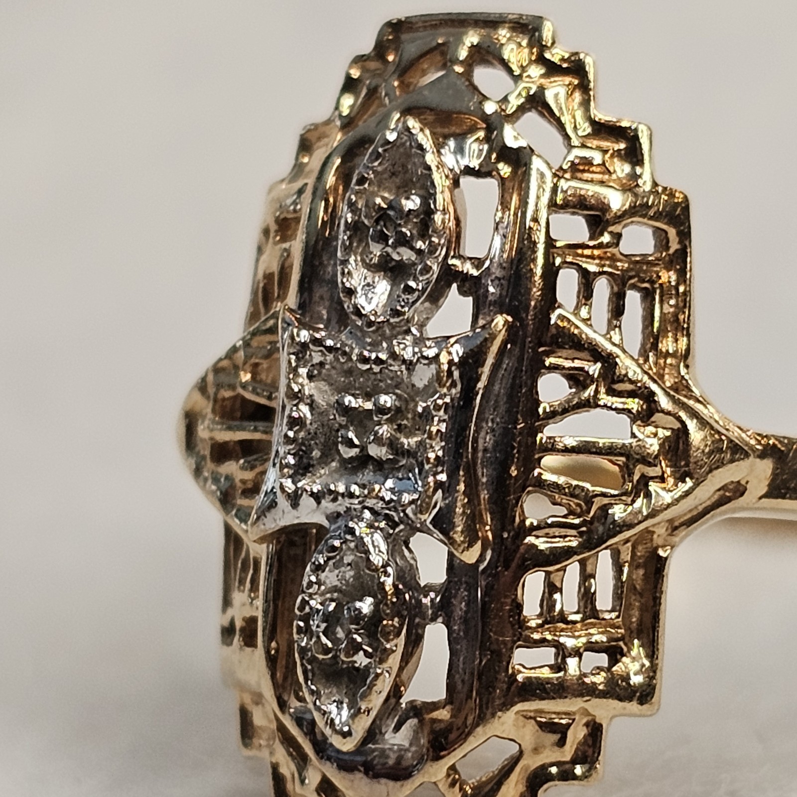 Vintage Art Deco 14K Gold Filigree Shield Ring • Diamonds • Size 6 • Navette…