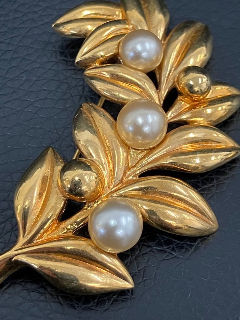 LANVIN Germany Vintage Brooch Top