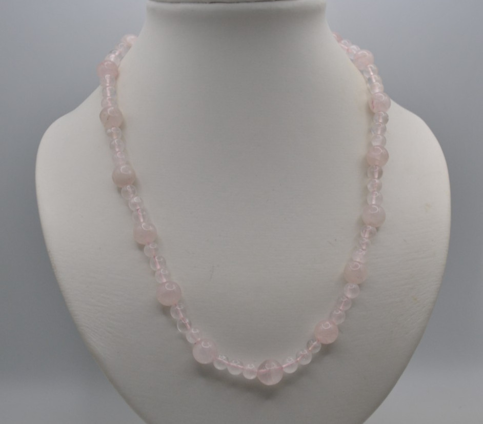 Rose Quartz Bright Round Necklace with Smooth Cut Stones