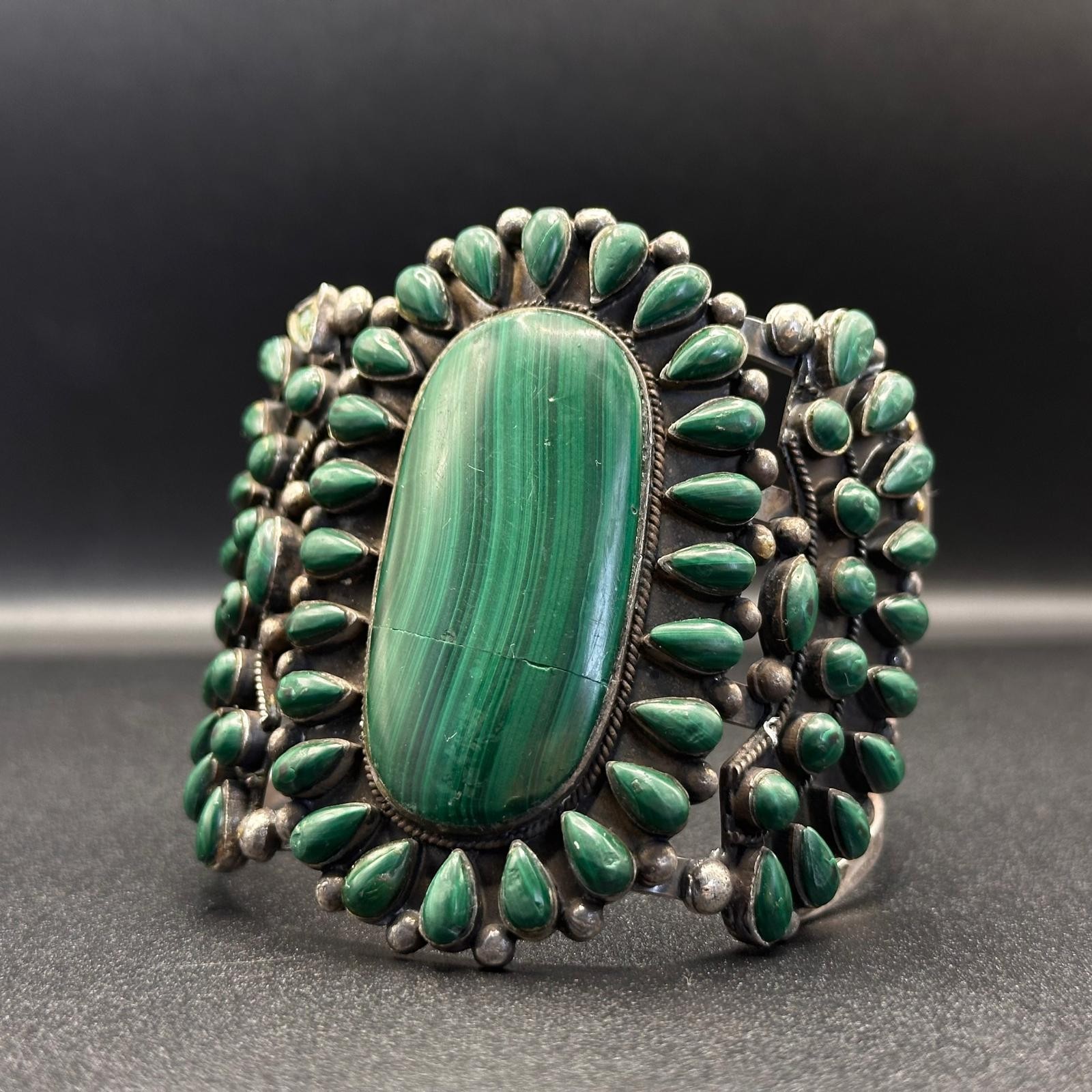 A Large Native American Navajo Silver & Malachite Cluster Cuff Bracelet , 114 g