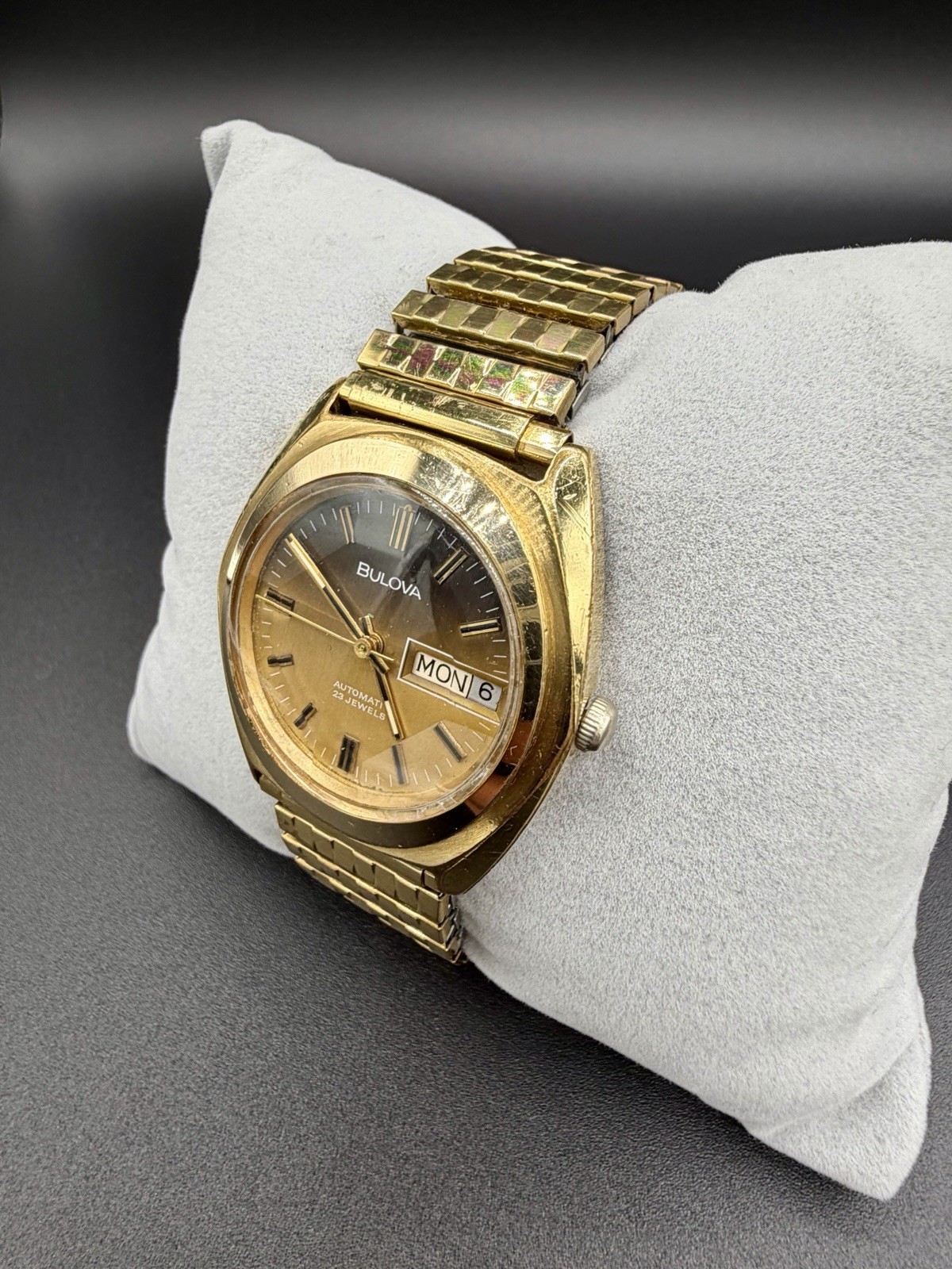 Vintage Bulova Mens Automatic Watch 23 Jewels *Running fast*