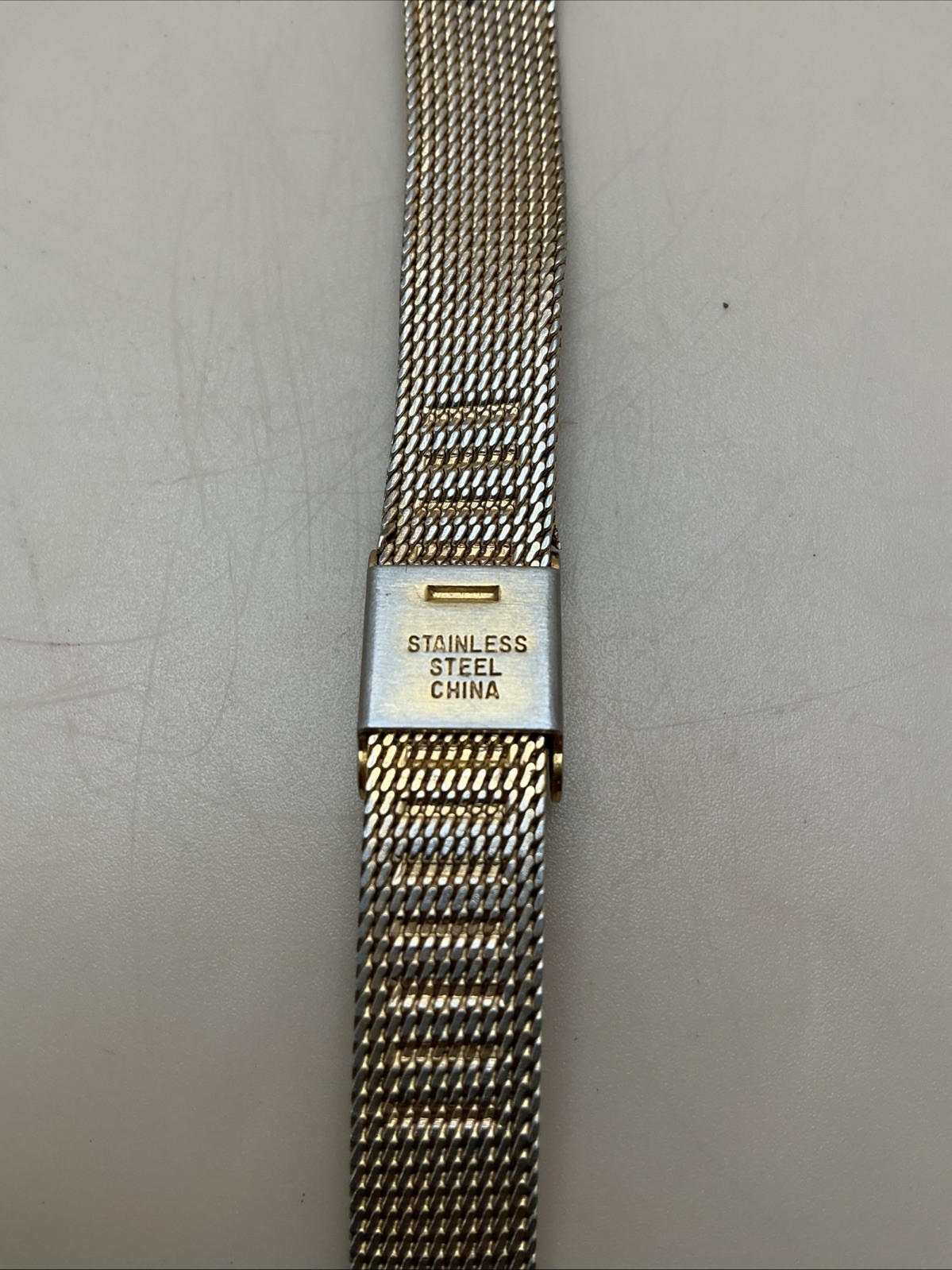 Kathy Ireland Women’s Quartz Analog 23mm Gold Round Watch (V377)