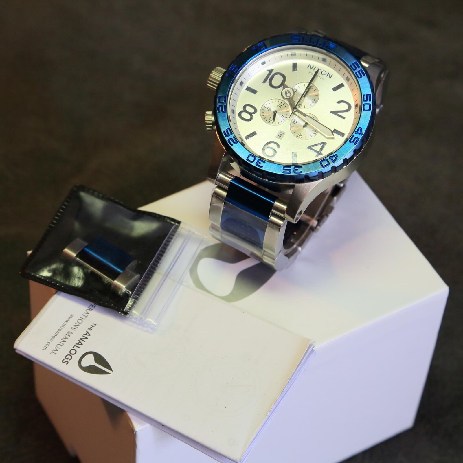 US NEW Authentic NIXON Watch Mens 51-30 CHRONO Blue Sliver A083 NICE GIFT!