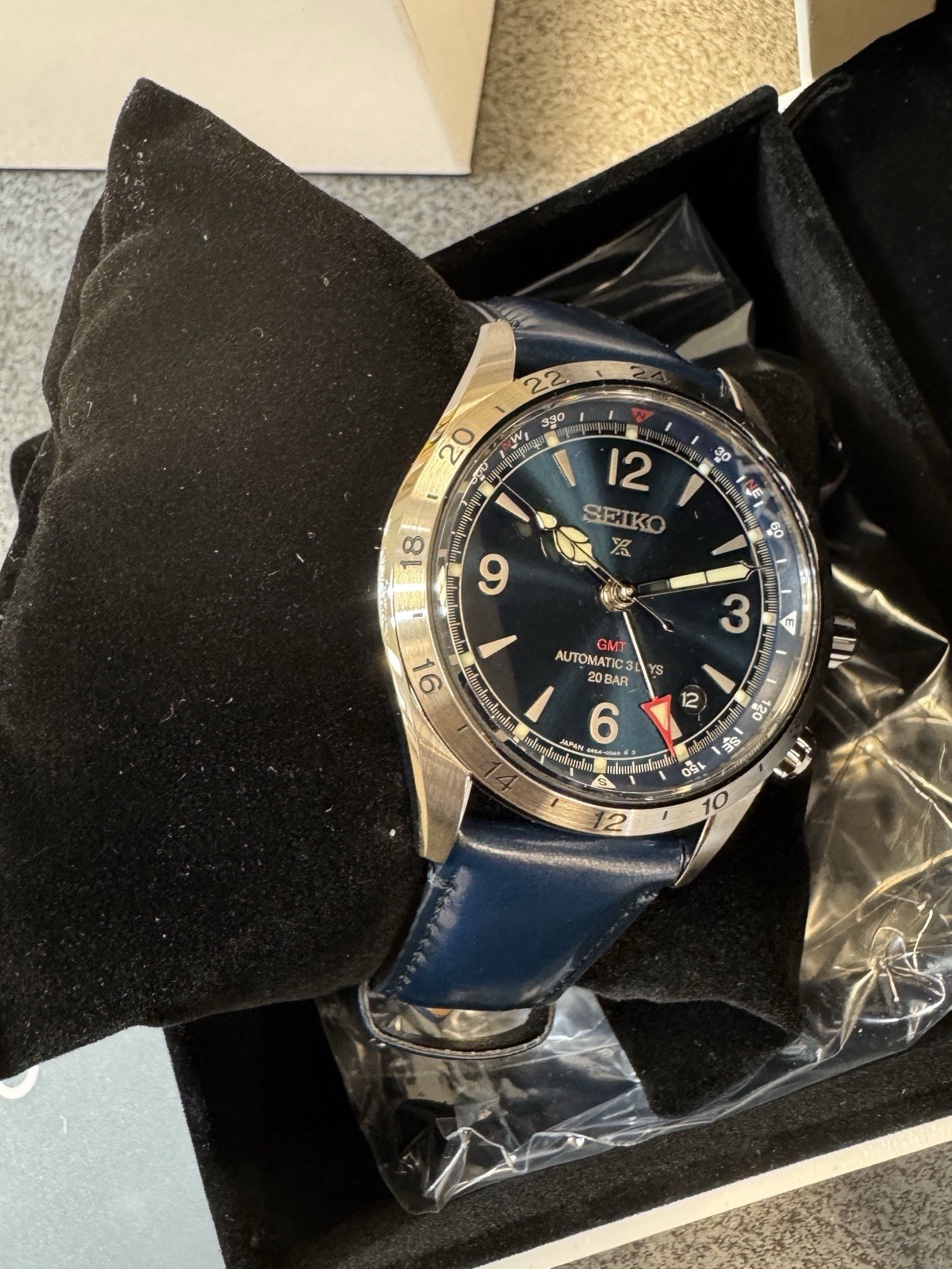 Seiko Prospex Luxe Alpinist GMT Automatic BlueLeather / Dial Watch SPB377 Japan