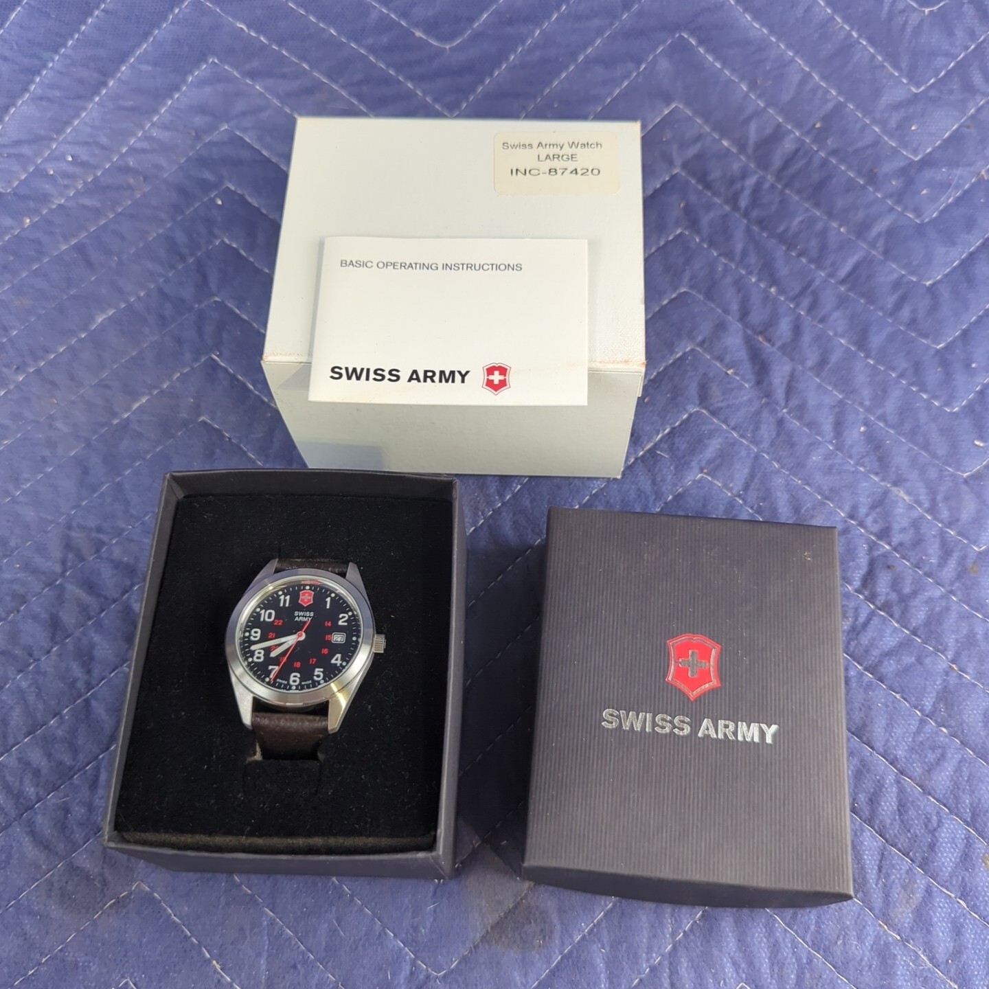 2005 Marlboro Country Trail Swiss Army Watch Leather Band Swiss New in Box