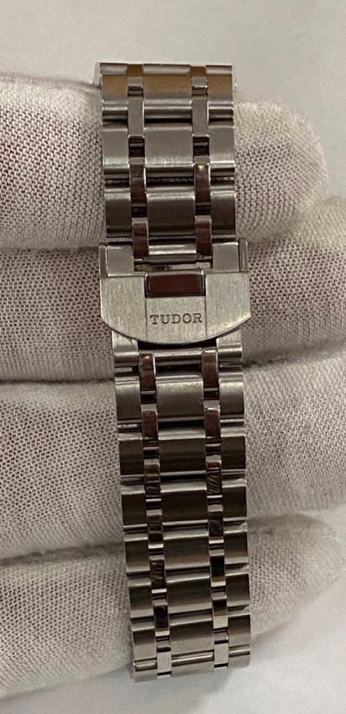 TUDOR ROYAL 28500 DATE SILVER DIAL STAINLESS STEEL 38mm AUTOMATIC WATCH.