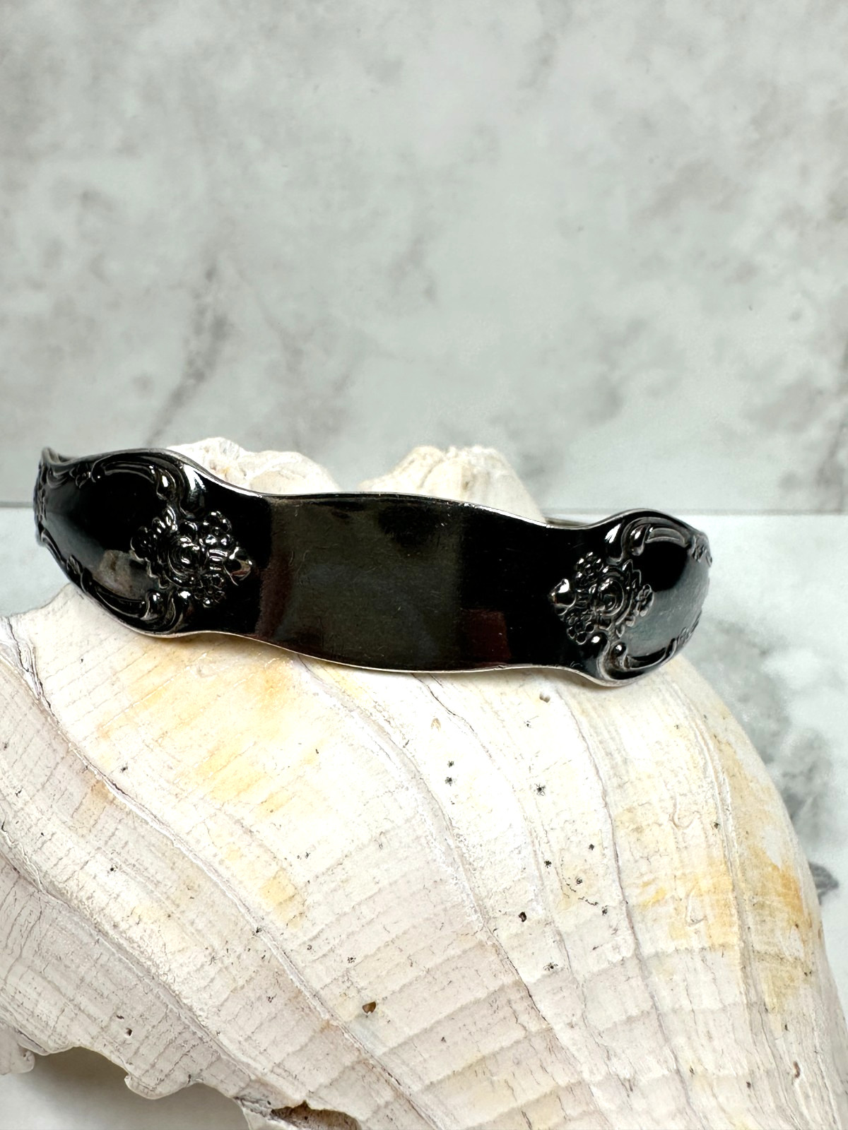 Gunmetal Tone Flatware Cuff Bracelet – Wm A Rogers Oneida Ltd – 6.25″ Wrist