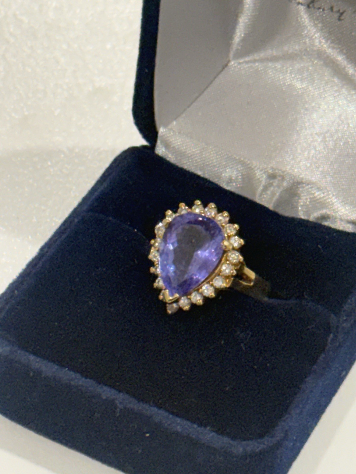 Tanzanite 4.82 Carat 18k Gold Ring With 20 Diamonds Appraised For $10,700