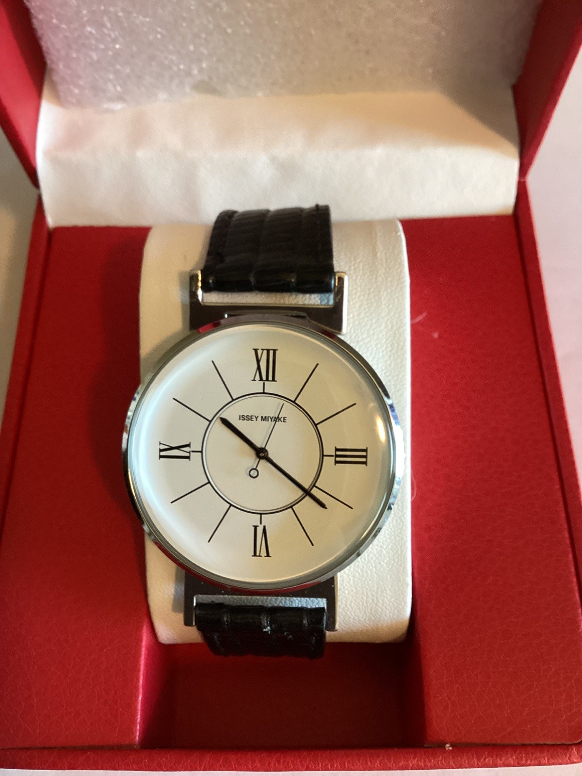 ISSEY MIYAKE U White Men’s Watch Wristwatch 41mm From Japan