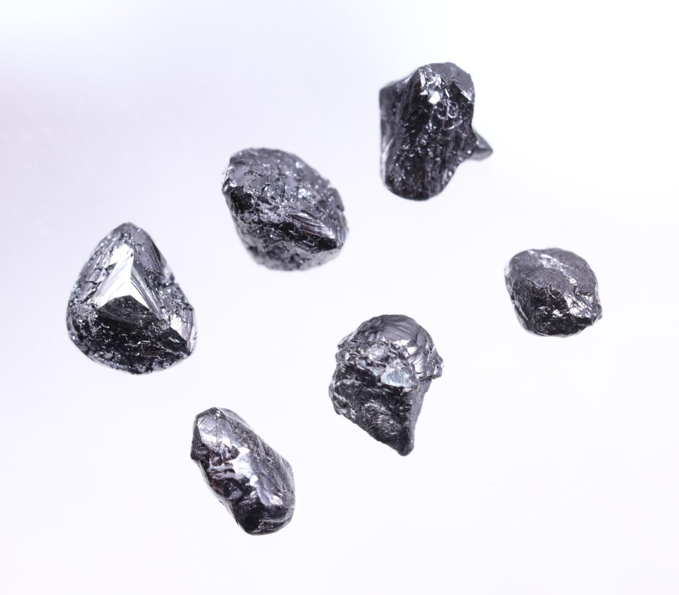 1 to 6pcs Dark Grey-Black Rough Diamond Uncut Natural Diamond for Fine Jewelry.