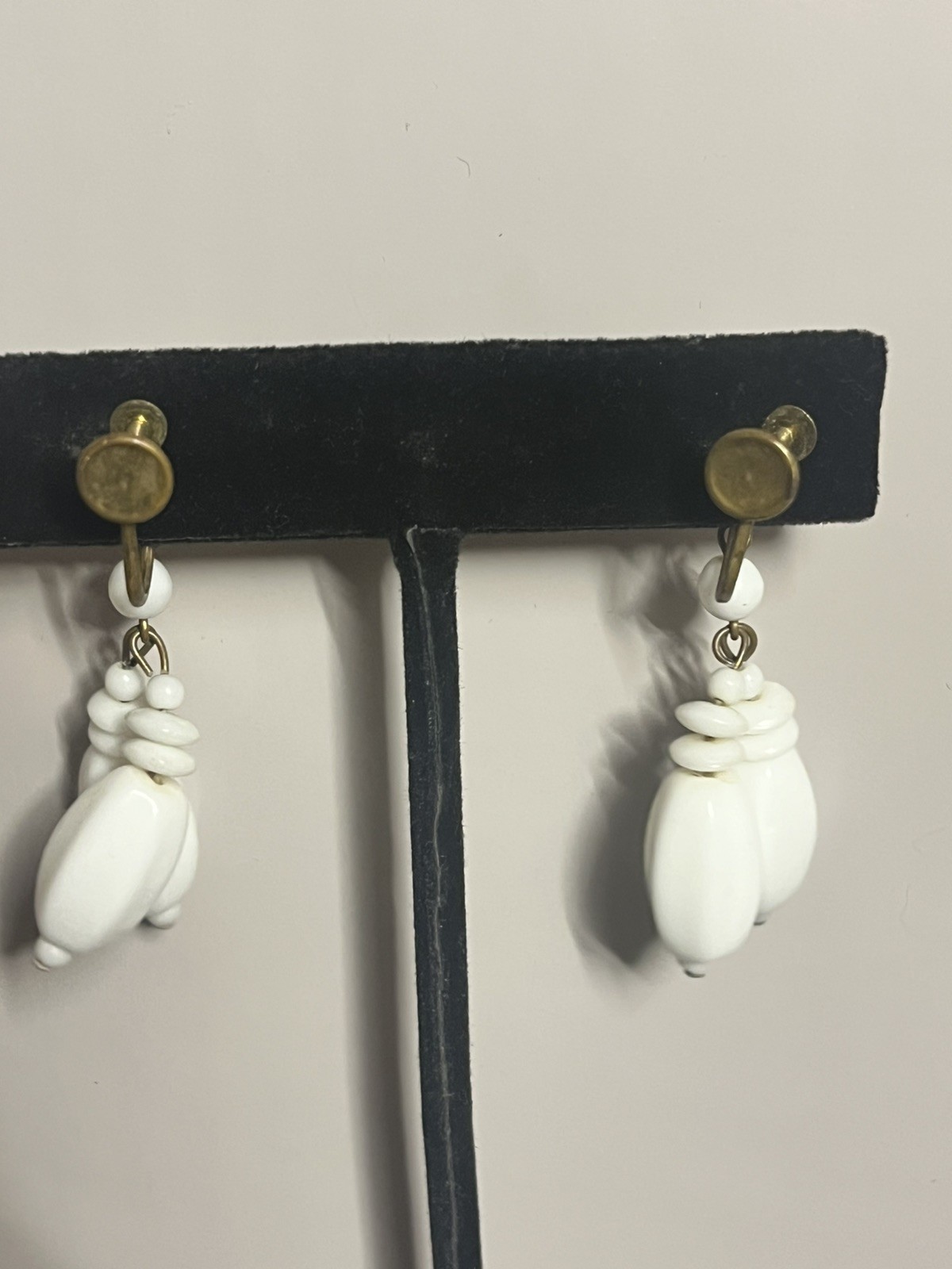 ESTATE JEWELRY 26 PAIR GOLD TONE CLIP SCREW BACK EARRINGS SIGNED/UNSIGNED