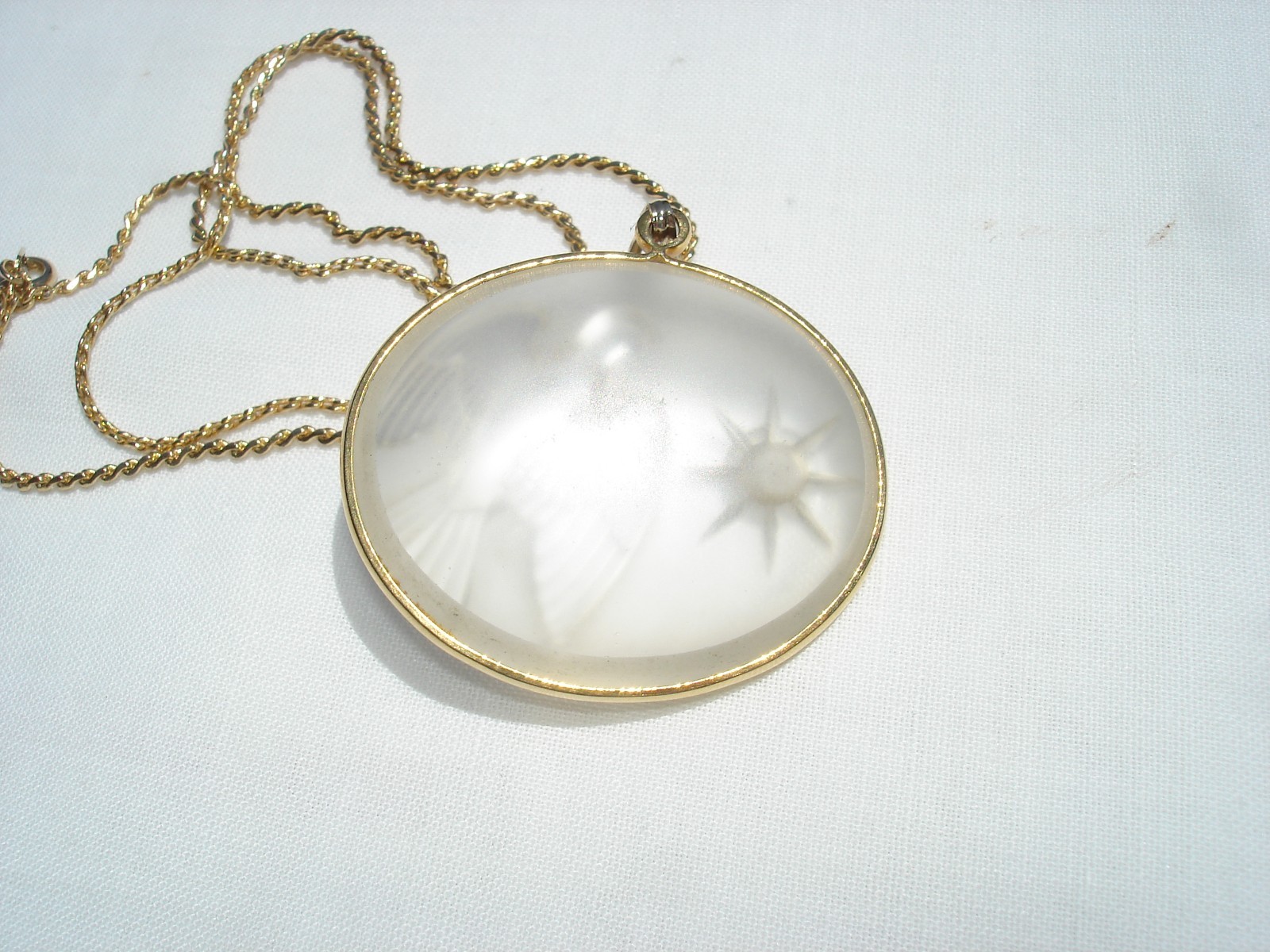VINTAGE LALIQUE FRANCE NINA RICCI BIRD PENDANT NECKLACE FROSTED GLASS