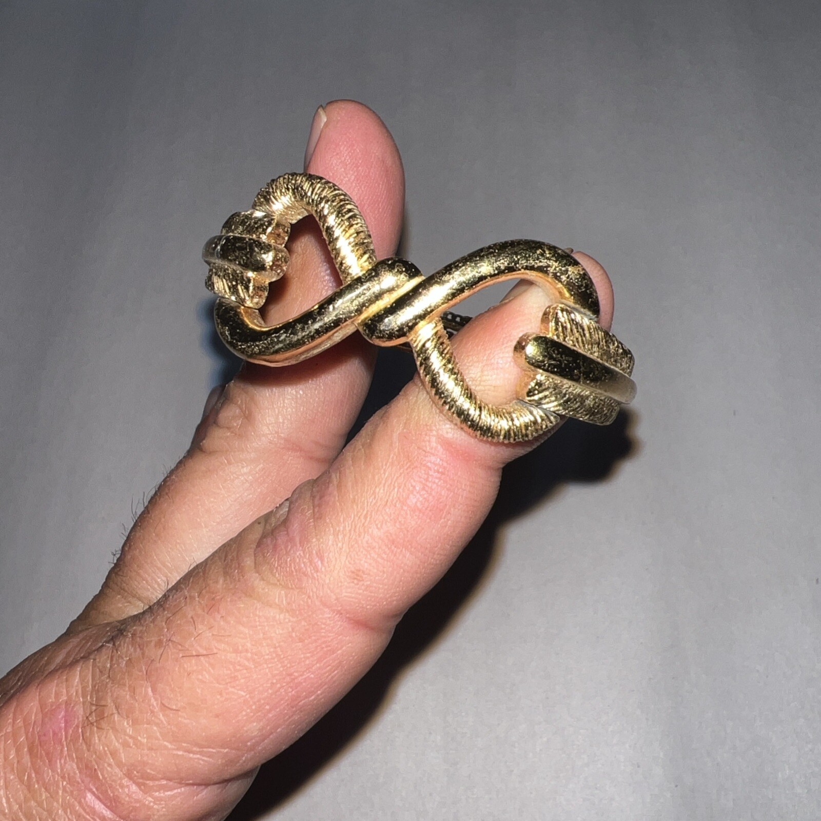VTG Monet Gold Toned Shiny & Matte Bow Knot Bracelet Signed With Safety Chain